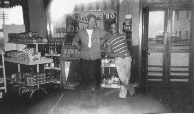 24b.G.B.'s Place, interior