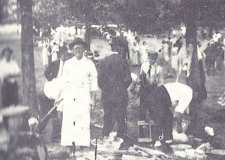 13. First Baptist Church Fish Fry, 1924