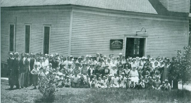 13 Members of the Locust Grove Church, Oakdale, in 1935