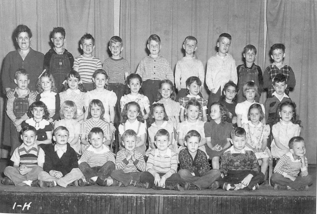 22 First Grade Class, Smyrna Elementary School, Maria Mitchell, teacher, 1944