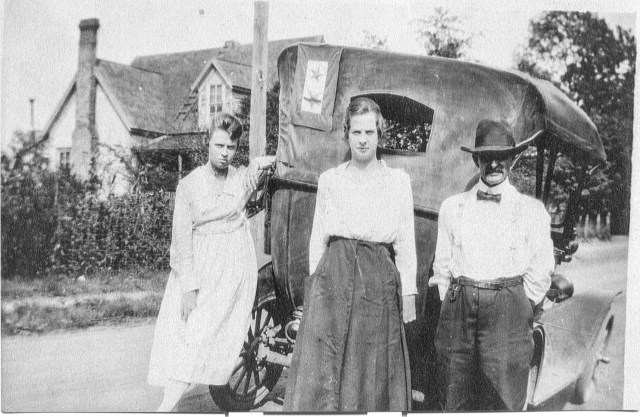 9.McBrayer family with automobile